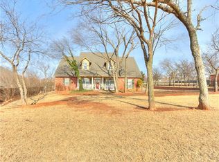 2109 E Main St, Moore, OK 73160
