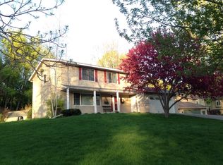16680 Creekside Ln, Minnetonka, MN 55345