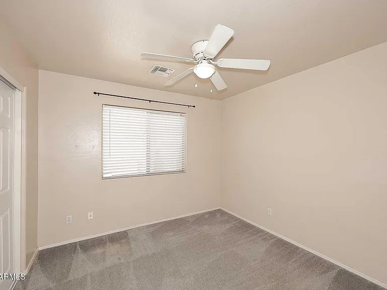 10945 W Loma Ln — Photo 22