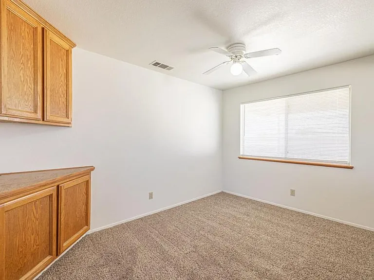 6940 Quezon Ave — Photo 11