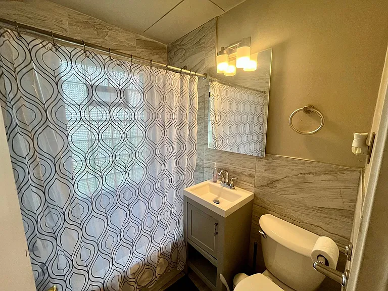 4290 N Wilson Dr — Photo 12