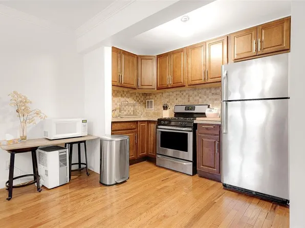 65-15 Alderton Street image 7 of 13