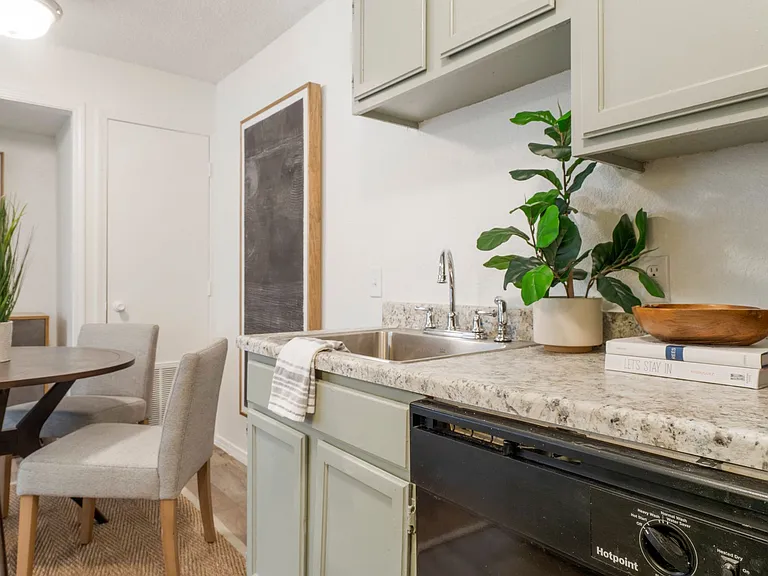 Twin Oaks - $500 Off First Months Rent! — Photo 1