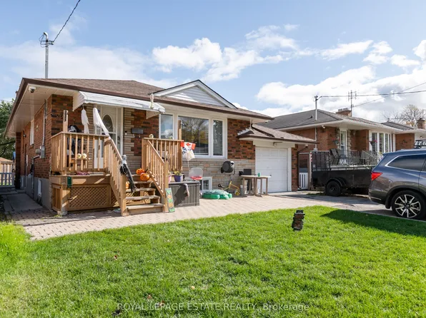 5 Barlow Rd, Toronto, ON M1G 2B3