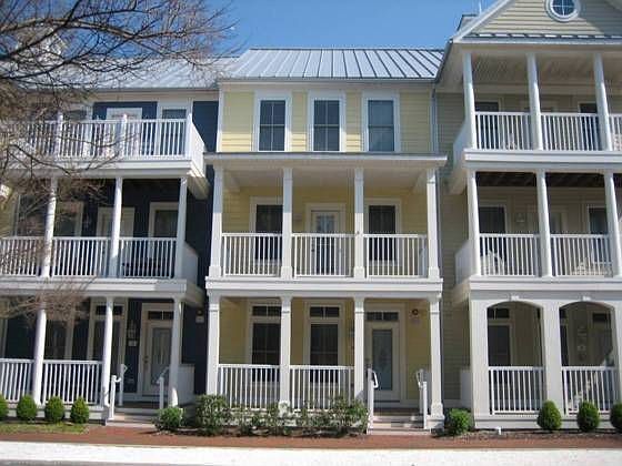 1st image of 36 Island Edge Dr