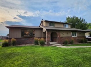 4634 Parklane Dr, Kearney, NE 68847