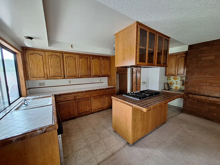 2822 E Alden Pl — Photo 3