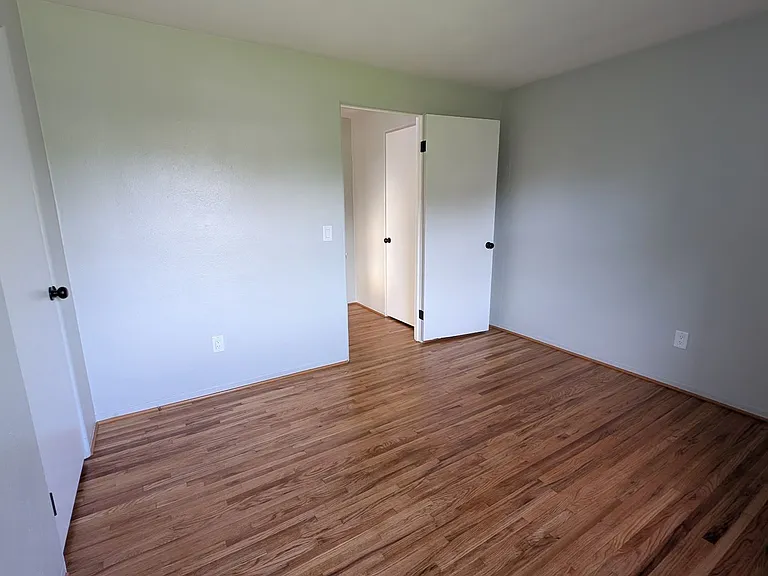 371 Indian Church Rd #2 — Photo 4