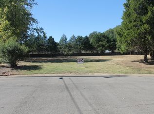 104 Tiger Lily Ln, Starkville, MS 39759