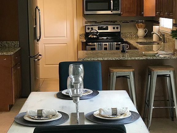 5th image of 3336 Doncaster Ct
