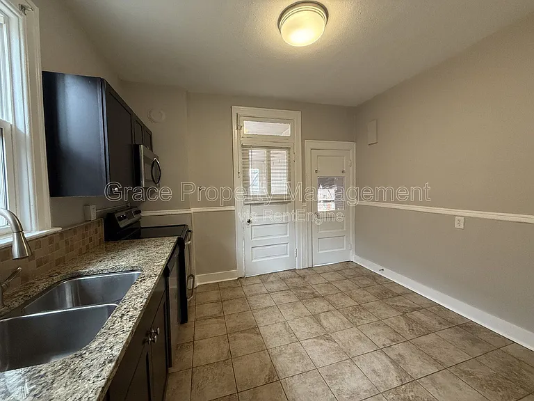 451 S Sherman St — Photo 10