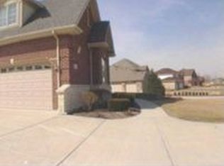 16254 W Blackhawk Dr, Lockport, IL 60441