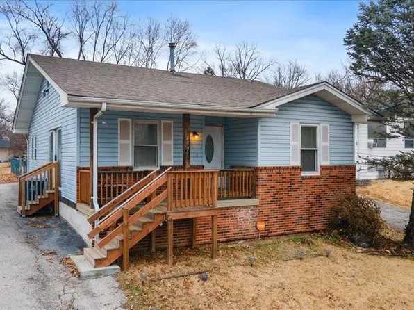 459 Bluff Dr, Saint Louis, MO 63137