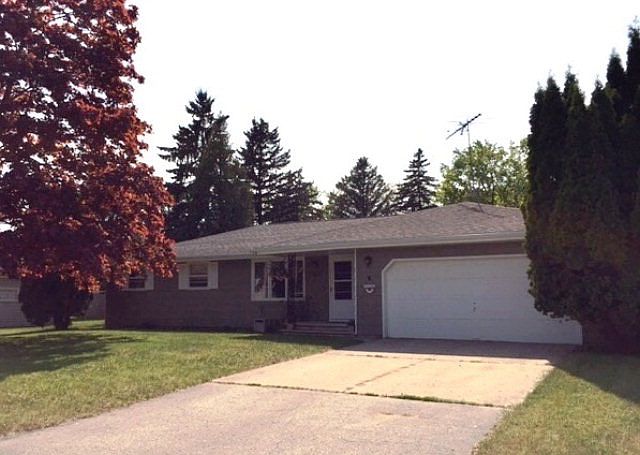 1st image of 419 N Geneva Ave