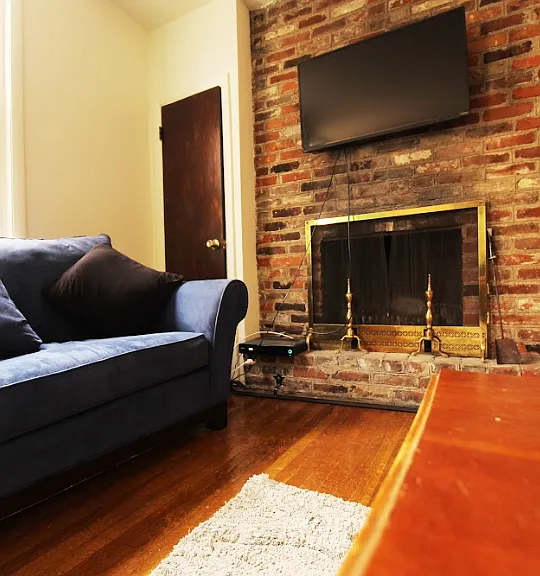260 S Alder St — Photo 5