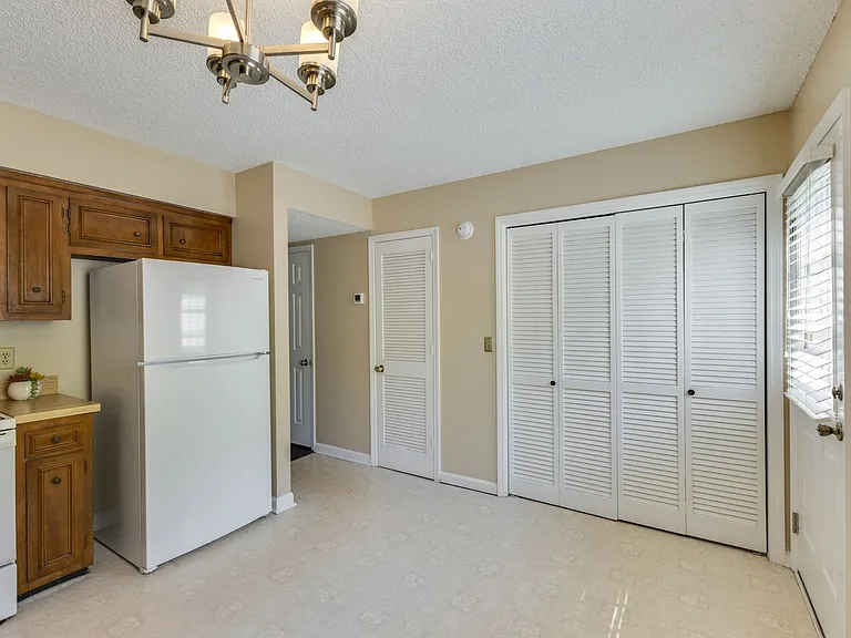 5768 Stone Brook Dr — Photo 14