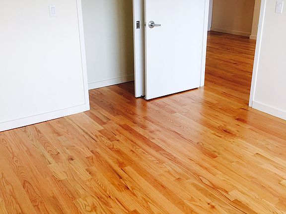 3rd image of 2315 Astoria Blvd #2V