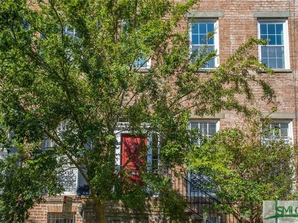 22 E Macon Street, Savannah, GA 31401