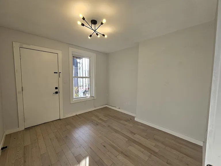 514 Orange St #3R — Photo 3