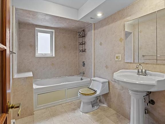 4th image of 7923 Seaview Ave Floor 2