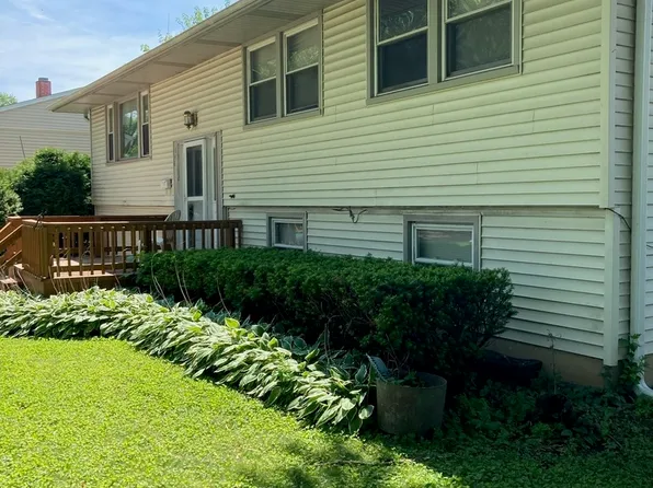 1646 Marlboro Cir, Carpentersville, IL 60110