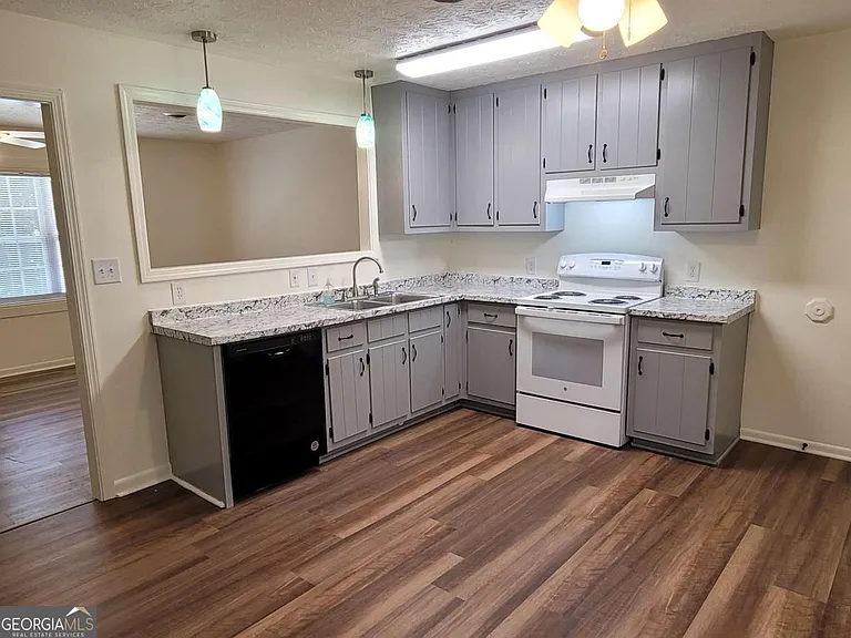47 W New St #B — Photo 11