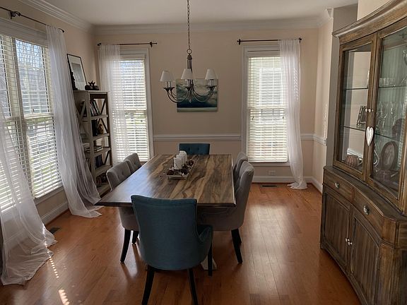 Specious Dinning Area