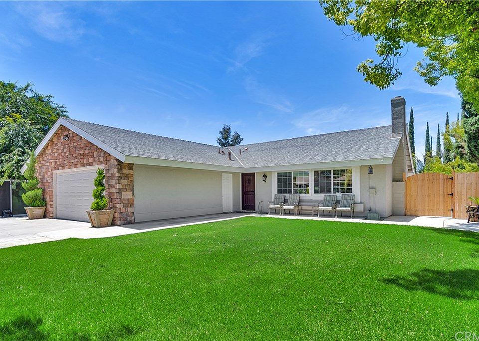 1st image of 12265 Leahy Dr