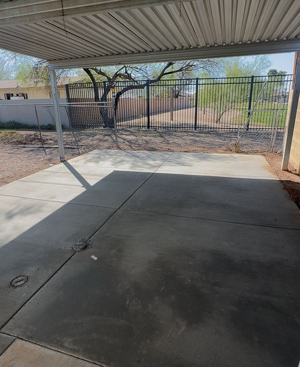 2nd image of 920 S Kenwood Cir #2