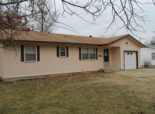 902 Crutcher St, Springdale, AR 72764