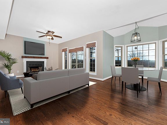 2nd image of 10808 Highwood Pl
