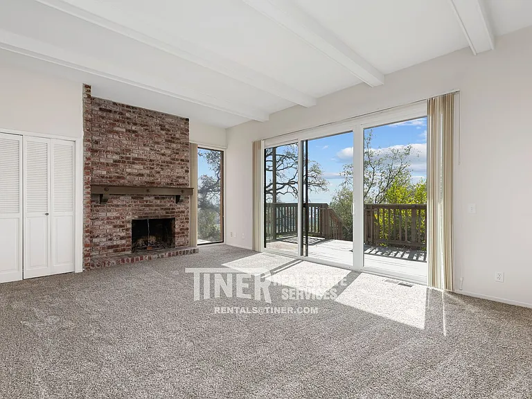 8708 Bluff Ln — Photo 5