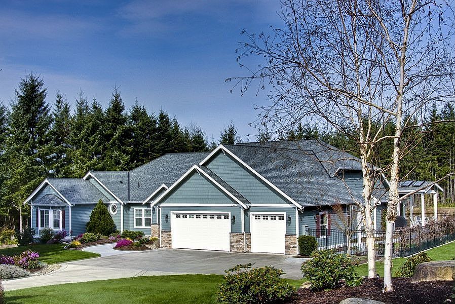 1st image of 4360 NE Lookout Ln