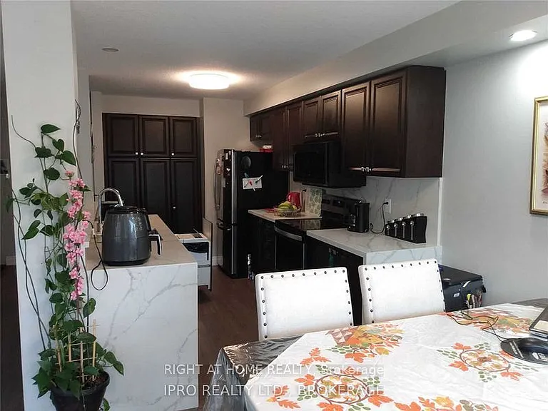 20 Bradshaw Dr — Photo 10