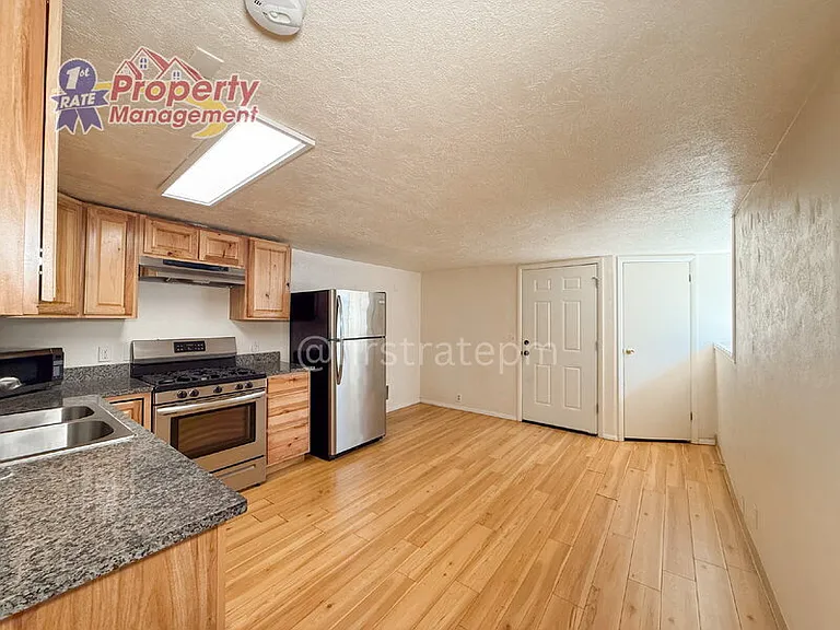 2407 W State St #6 — Photo 7