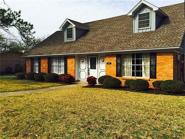 1st image of 2409 Emerson Ln
