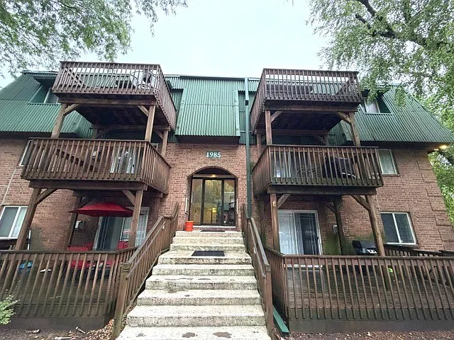 1985 Tall Oaks Dr #1A — Photo 2