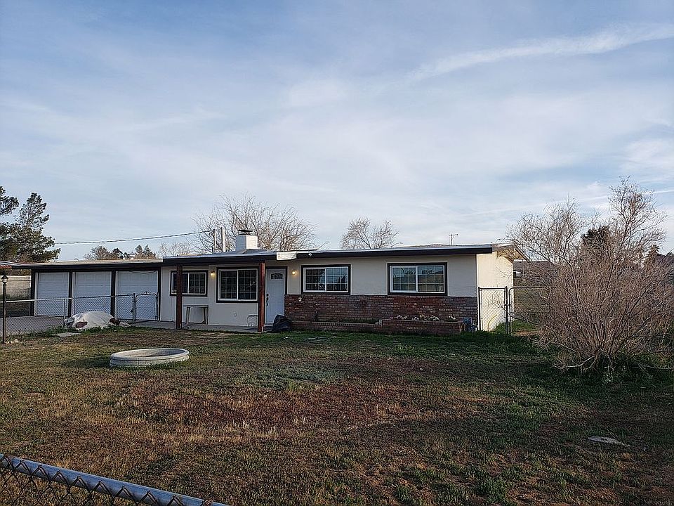 2nd image of 15501 Manzanita St