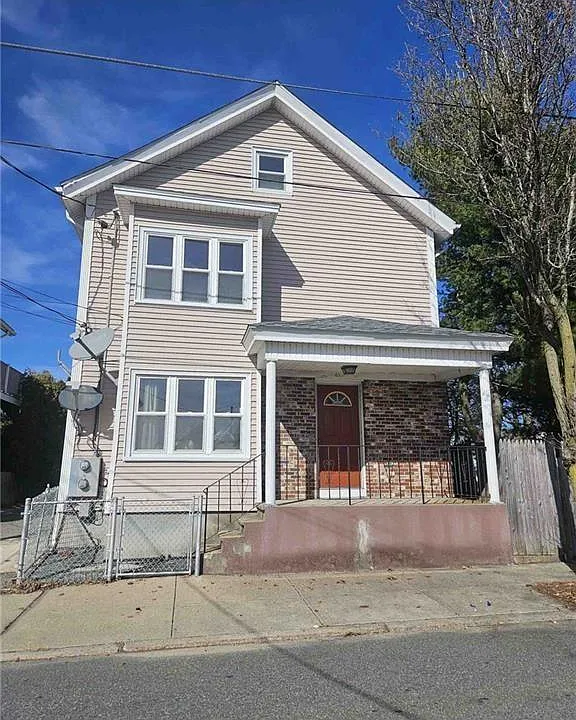 61 Utton Ave #2