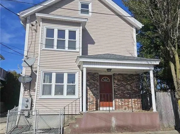 61 Utton Ave Floor 2, Pawtucket, RI 02860