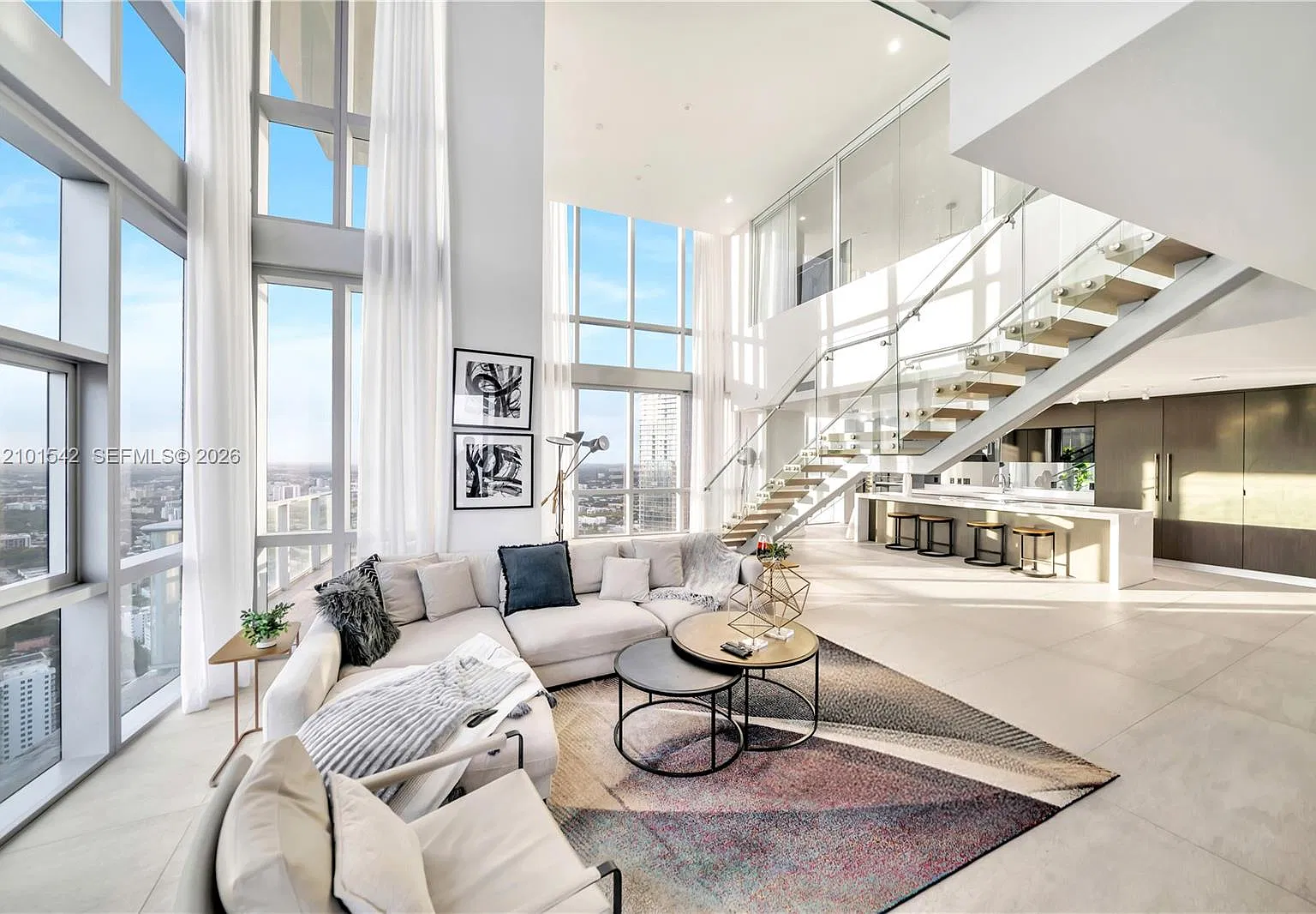 Paramount Miami Worldcent — Photo 1