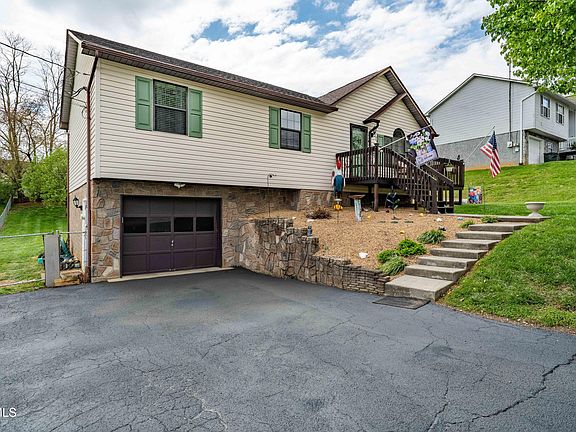 3rd image of 253 Springview Dr