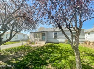 1304 S 10th Ave, Yakima, WA 98902
