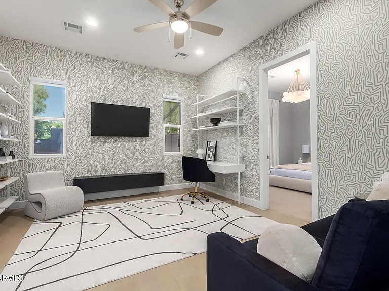1629 E Montebello Ave — Photo 62