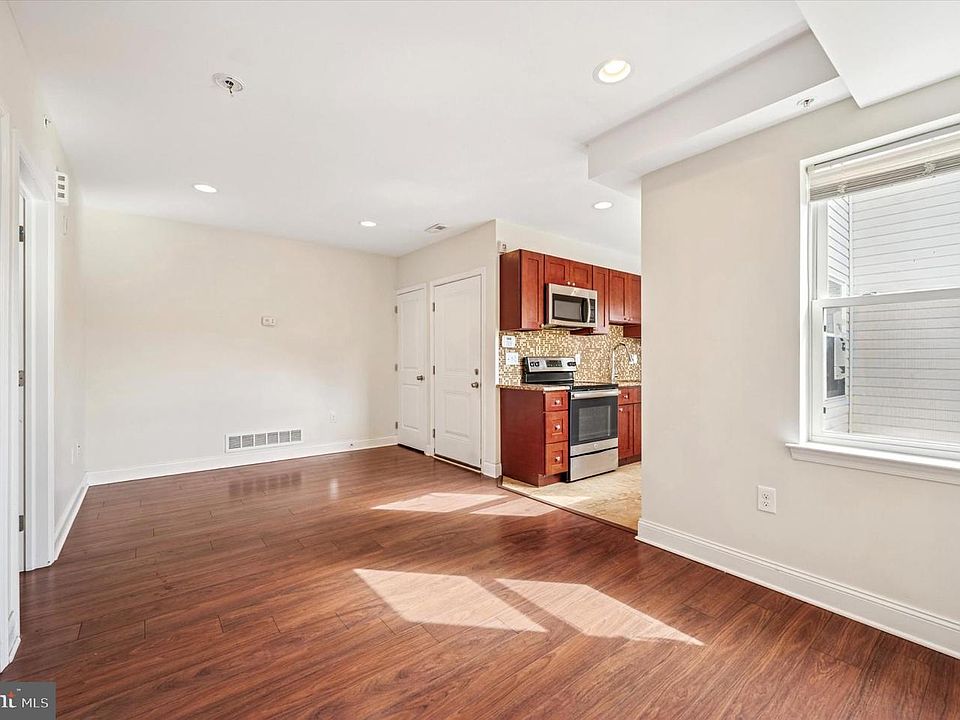 1st image of 1421 N 18th St