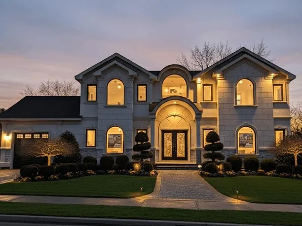 16 Violet Avenue, Hicksville, NY 11801