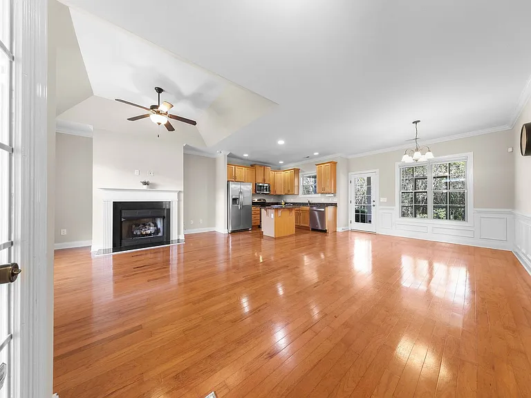 2202 E Oak Bridge Way — Photo 6