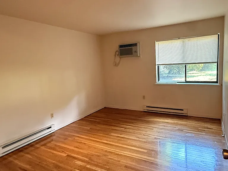 121 Grove St #3 — Photo 9