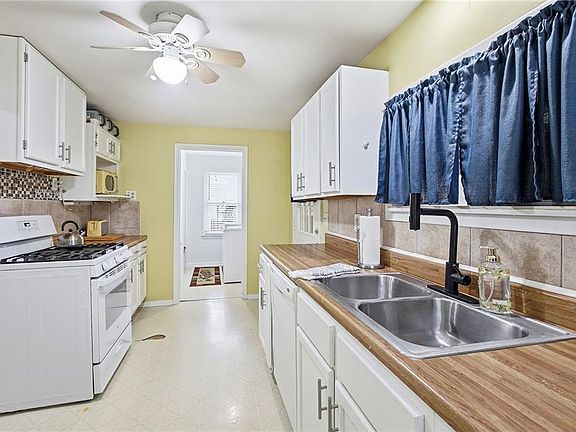 14th image of 309 E Kansas Ave