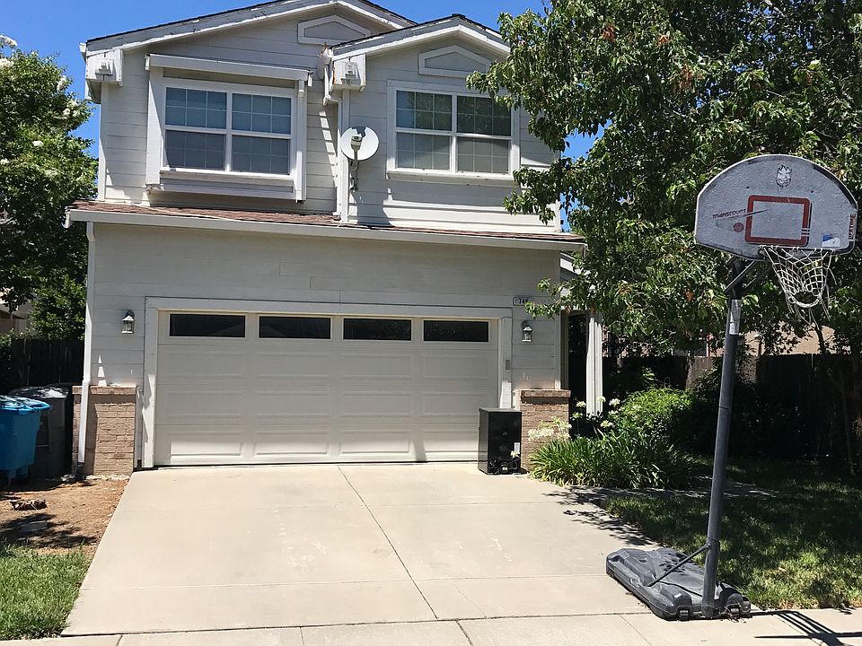 1st image of 746 Chateau Cir